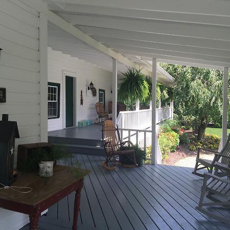 Hotel Grapevine House Winesburg Exterior foto